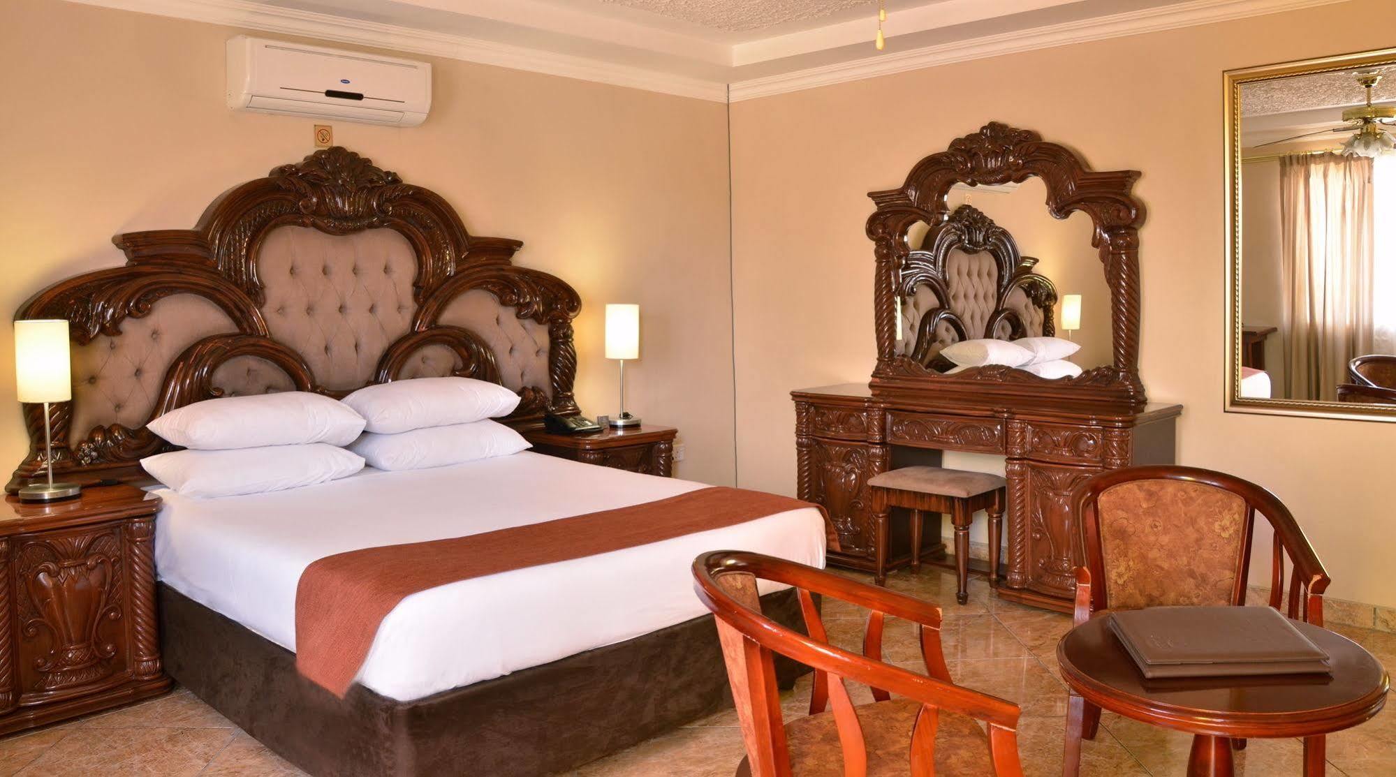 Cresta Jwaneng Hotel Buitenkant foto